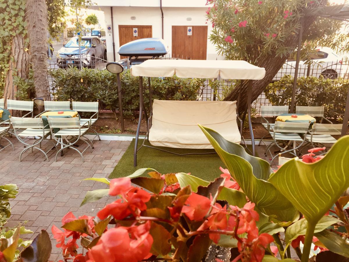 Hotel Montebello Riccione Eksteriør billede