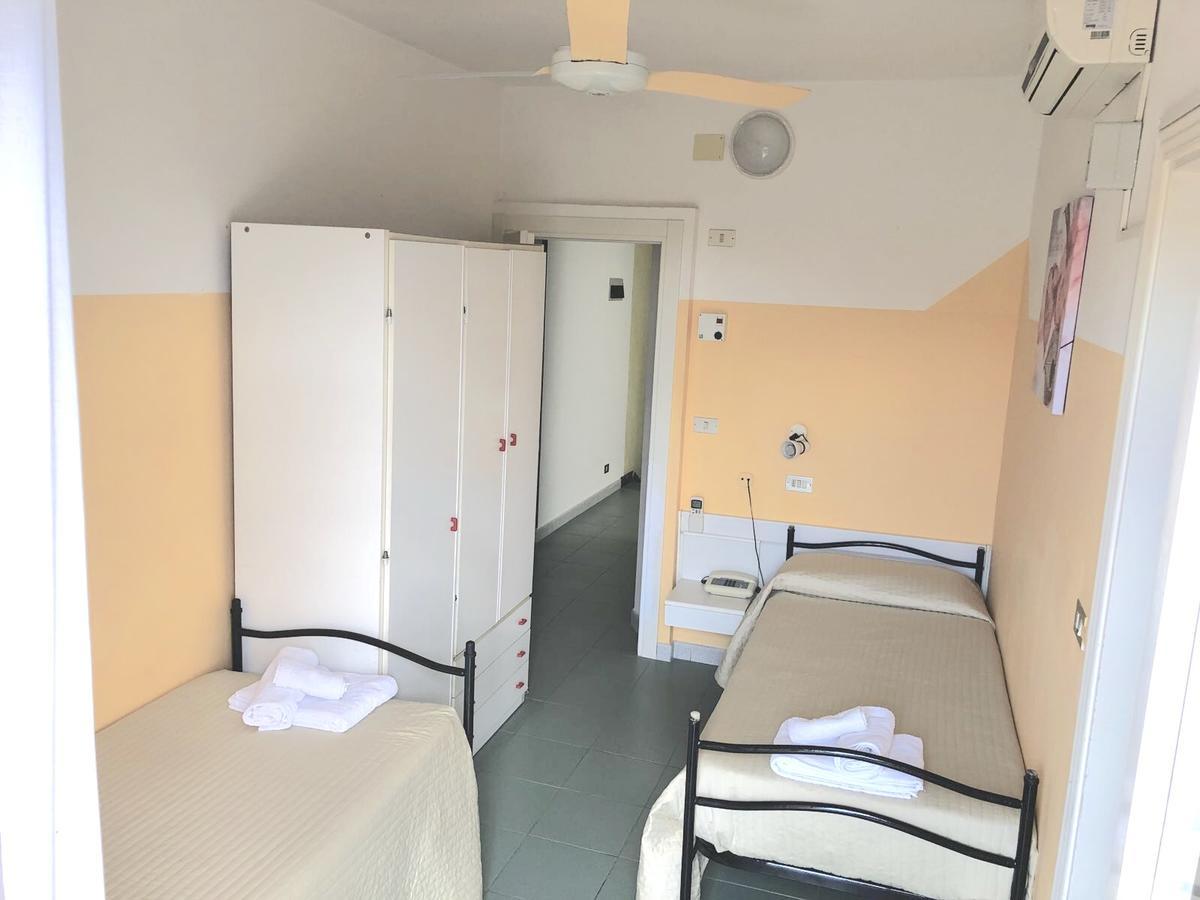 Hotel Montebello Riccione Eksteriør billede
