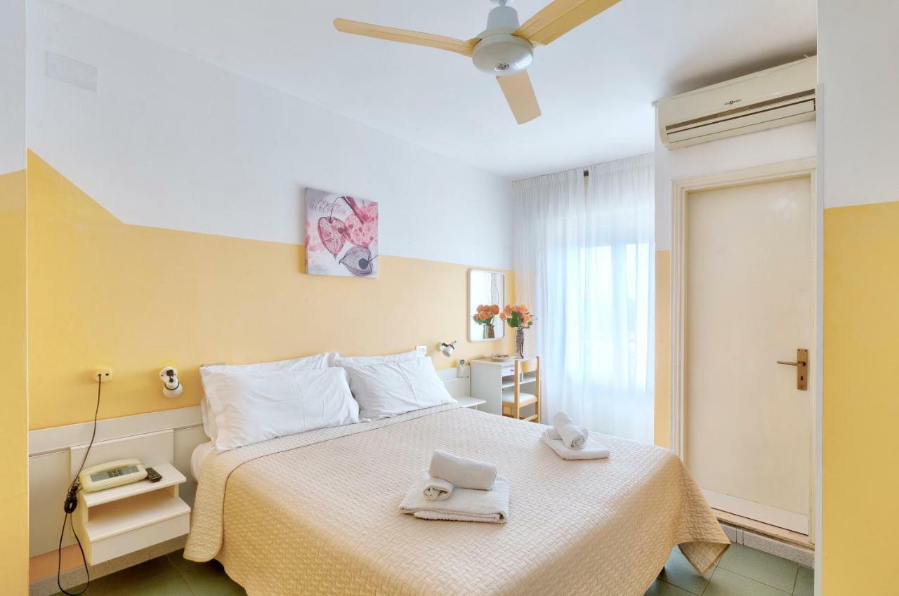 Hotel Montebello Riccione Eksteriør billede