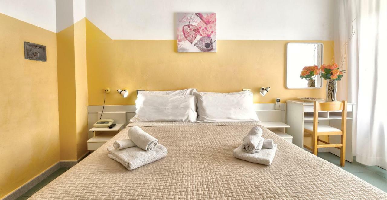 Hotel Montebello Riccione Eksteriør billede