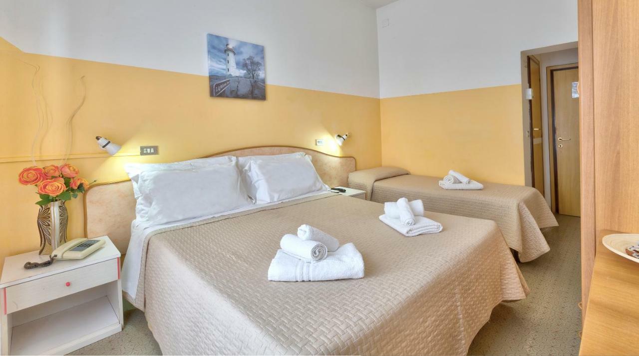 Hotel Montebello Riccione Eksteriør billede